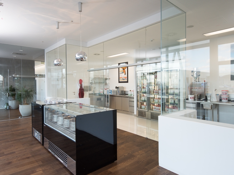 Schau- und Präsentationsraum der Wurth-Essenzen Fabrik (im Team gemeinsam umgesetzt von Rech und Metagro)